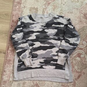 American Eagle Outfitters Women's Camouflage Sweater - Black and Gray